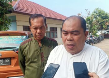 Zulkarnain, M.Pd. Kepala Sekolah SMK Negeri 5 Palembang Menggelar Pemotongan Hewan Kurban