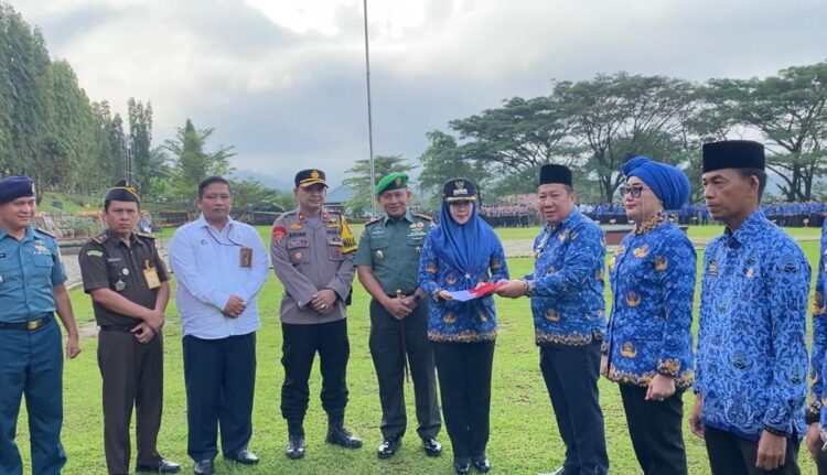 Pemkab Tanggamus Upacara Tiga Peringatan Dan Pembagian 10 Juta Bendera Merah Putih Secara Simbolis