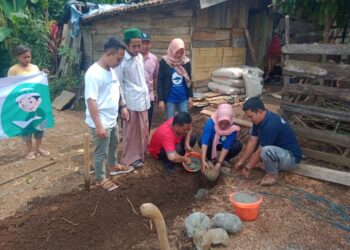 Ketua LKS Alamanda Hadiri Pelatakan Batu Pertama Pembangunan “TPQ ” Dipekon Way Panas