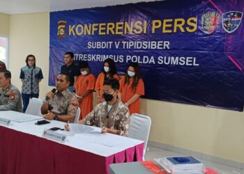 Tiga orang pelaku penyebar konten judi online di media sosial diringkus Ditreskrimsus Polda Sumsel