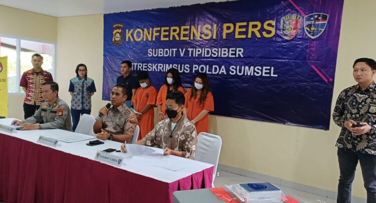 Tiga orang pelaku penyebar konten judi online di media sosial diringkus Ditreskrimsus Polda Sumsel