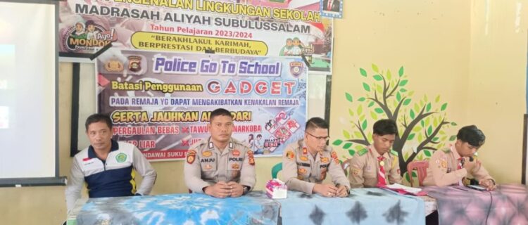 Polsek Semendawai Suku III Sosialisasi Police Goes To School