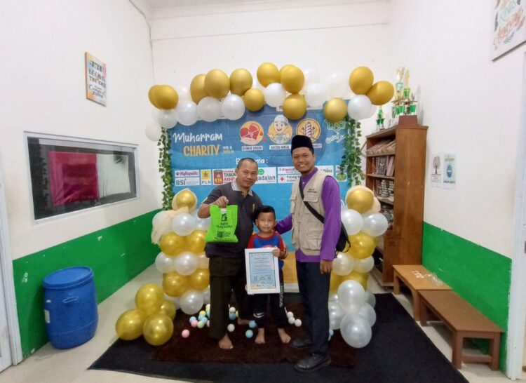 Khitan Massal, Donor Darah Dan Gunting Rambut Gratis Masjid Yasin Thoha Dalam Rangka Muharram Charity
