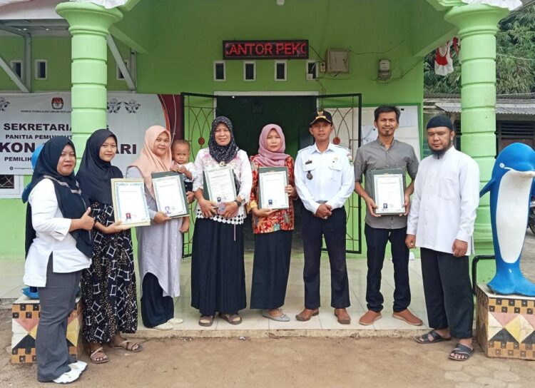 Kakon Singosari (Sigit Fajriyanto Isnaeni,.S.Pd) Serahkan Ijazah Paket C