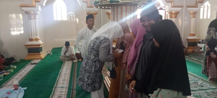 Pekon Sinarsemendo Mengisi Dirgahyu RI Berikan Santunan Ke Yatim Piatu