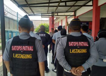 Lapas Kotaagung Bersama BNNK Tanggamus Razia Kamar Hunian