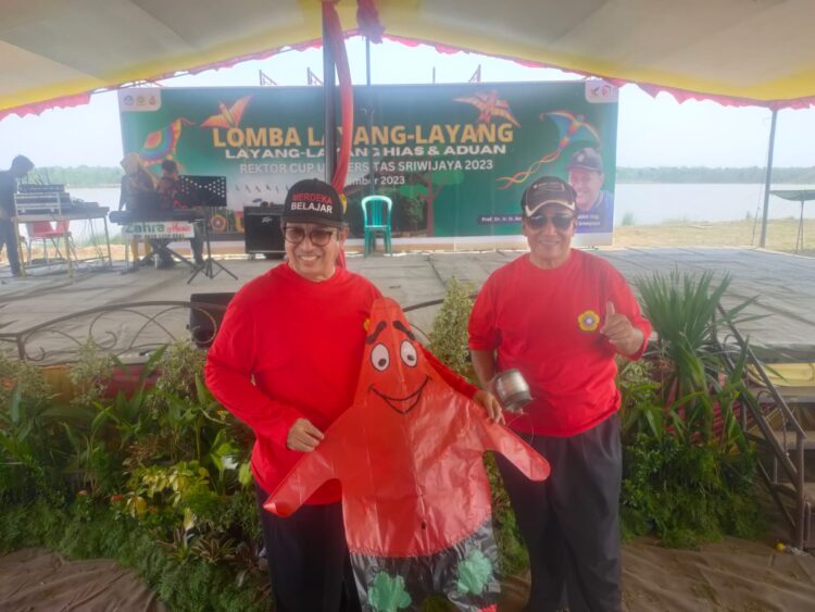 Unsri Gelar Lomba Layang-Layang, Rektor Unsri Anis Saggaff : Ada Banyak Manfaat Dari Permainan Layang-Layang
