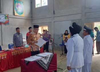 PLH Bupati Tanggamus Melantik Dua PJ Kepala Pekon