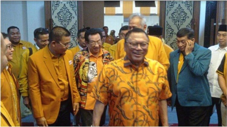 Ketua Umum DPP Partai Hanura, Oesman Sapta Odang OSO membuka Sekolah Politik