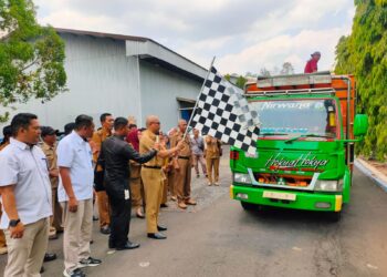 PLH Bupati Melaunching Bantuan Beras Di Gudang Bulog Kec-Pugung