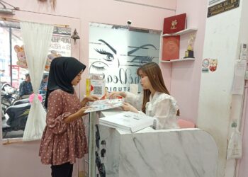 Studio Salon Kecantikan The Deasy Yang Berada Di Jalan. Radial