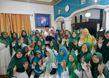 Ibu-ibu PKB Pengajian Di Kediaman H. Herman Wijaya Sekaligus Mendukung Pileg 2024