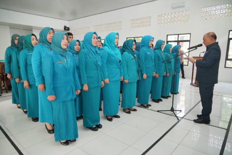 PJ Bupati Tanggamus Melantik Pengurus TP-PKK