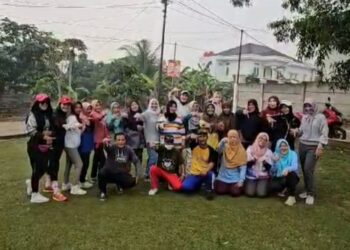 Joyce Sandra ST Senam Sehat Bersama Warga RT 23 Kelurahan Pipa Reja