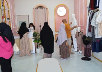 Gerai Ummu Abdullah Hadir Dengan Pakaian Muslim Yang Lengkap