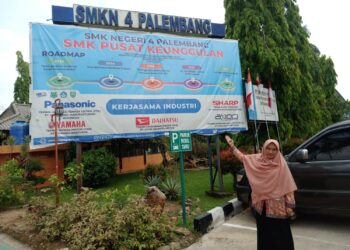 SMK Negeri 4 Palembang Mengucapkan Selamat Hari Gur