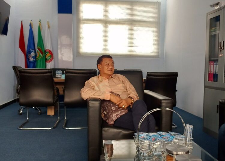 Rafli, S.Pd., M.Pd Kepala Sekolah SMK Negeri 8 Mengucapkan Selamat Hari Guru