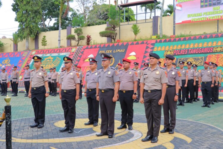 39 Personel Polres Tanggamus Naik Pangkat