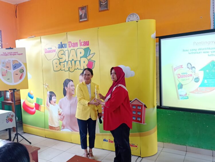 Seminar Dancow “Aku Dan Kau Siap Belajar” Bersama Orang Tua Murid Di SD Negeri 32 Talang Kelapa