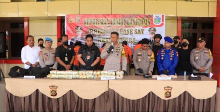 Luar biasa ,Polres Banyuasin menggagalkan 23,155 kg Shabu ,15000 ekstasi ,ini baru terjadi sepanjang sejarah polres Banyuasin