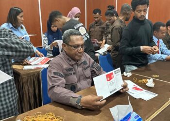 Kejari Ikut Sortir dan Lipat Surat Suara, Ketua KPU Fakfak : Tindaklanjut MOU Kejaksaan dan KPU