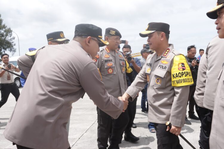 Kabaharkam Tinjau Pengamanan Arus Mudik Balik di Lampung