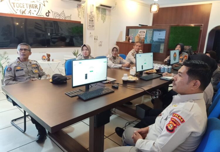 Rakernis Humas Polri Secara Virtual Live Dari Surabaya Jatim di Gedung Bidhumas Polda Sumsel