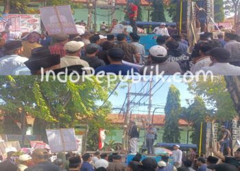 Gelombang Demontrasi Di Sampang Akibat Kebijakan Masa Lalu, Simak Pernyataan Orator Perisai