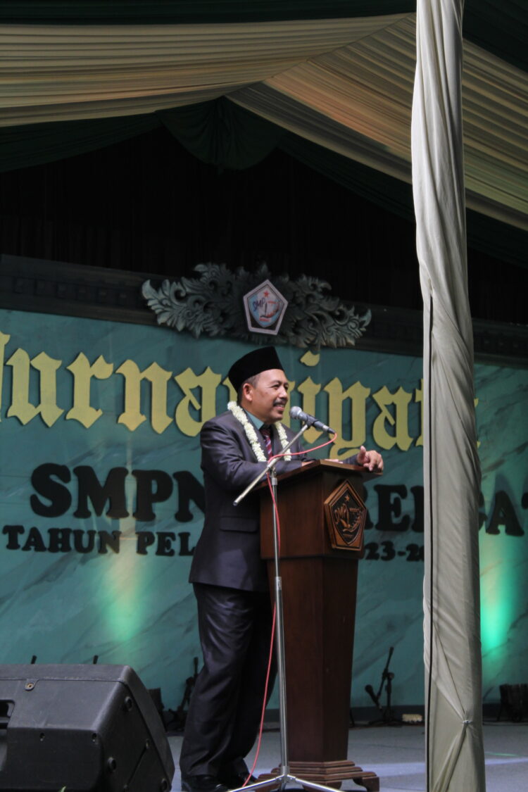 Purnawiyata pelepasan siswa siswi kelas IX SMP negeri 1 Srengat