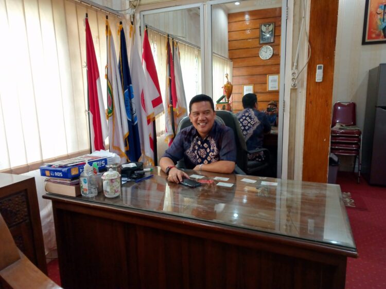 DR. Utui Tatang Suntani, ST. MM Kepala Sekolah SMA Negeri 11 Mengucapkan Selamat Hari Pendidikan Nasional