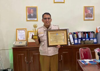 H.Heru Supeno S.Pd.M.Si Menyampaikan Kepada Seluruh Alumni SMAN 18 Palembang Silahkan Mengambil Ijazah Bagi Yang Belum Mengambil