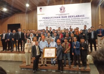 Pengukuhan Dan Deklarasi Komunitas Advokat Dan Paralegal Menyatakan Sikap Mendukung Penuh Ir. H. Mawardi Yahya Dan DR. Hj. R.A Anita Noeringhati, SH.,MH Sebagai Gubernur Sumsel