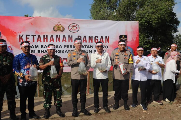 Hari Bhayangkara ke 78, Polda Lampung Baksos dan Bansos di Jati Agung Lamsel