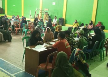 Pemdes Sukarame Salurkan Bantuan Beras Dari Bahan Pakan Nasional