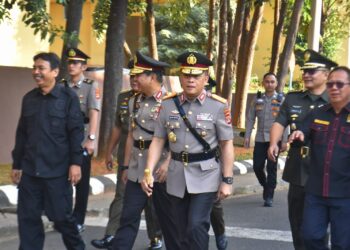 Irjen Pol.Helmy Santika Pimpin Upacara Hari Juang Polri 2024 di Polda Lampung.