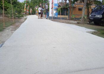 Aparatur Pekon Pasir Ukir ,Rame Rame Menolak Jika Proyek Rabat Beton Di FHO 