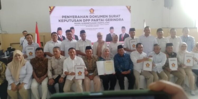 DPD Partai Gerindra Provinsi Lampung Memberikan Surat Rekomendasi Kepada 13 Cakada Kabupaten Kota di Kantor Bappilu