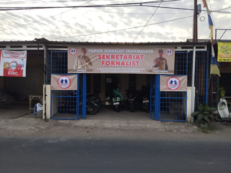 Resmi Tempati Sekretariat Baru Forum Jurnalist Tasikmalaya (FORNALIST) Gelar Syukuran