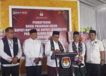 Incumbent H Ade Sugianto Kontestan Terakhir Mendapftar Ke KPU Kabupaten Tasikmalata