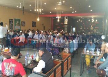 Dianggap Mampu Berikan Perubahan Positif Untuk Sampang, Alumni PP Banyuanyar Pamekasan Siap Menangkan Paslon MANDAT