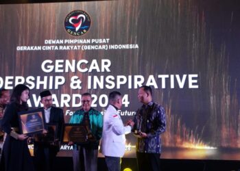 M. Raimon Lauri AR. S. STP. M. Si Salah Satu Penerima Gencar Leadership Award 2024