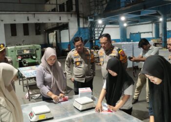 Kapolres Nganjuk Lakukan Cek Kesiapsiagaan Pengamananan Surat Suara Pilkada 2024 di PT. Temprina