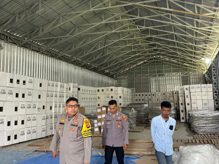 Sukseskan Pilkada 2024, Polres Lampung Selatan Pastikan Keamanan Gudang Logistik KPU