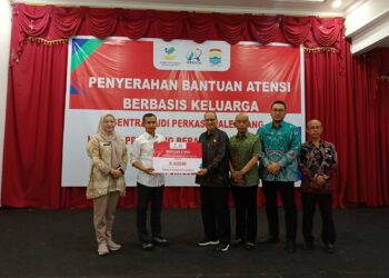 Penyerahan Bantuan Atensi Berbasis Keluarga, Sentra Budi Perkasa Palembang Kepada PPKS Yang Beraktifitas Dijalanan