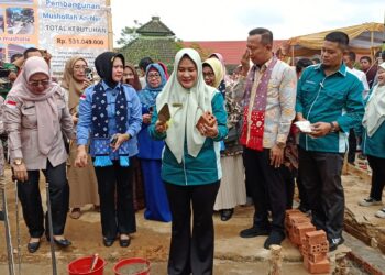 Peletakan Batu Pertama Pembangunan Mushollah An-Nur SMPN 4 Palembang