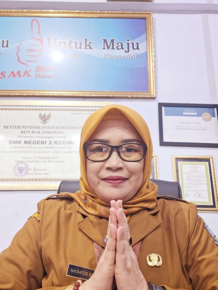 Kepala SMKN 2 Kediri Beri Ucapan Penuh Makna di Hari Guru Nasional 2024