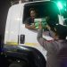 Polres Lampung Selatan dan PT BBJ Bagikan 600 Kotak Nasi untuk Awak Truk di Pelabuhan Bakauheni