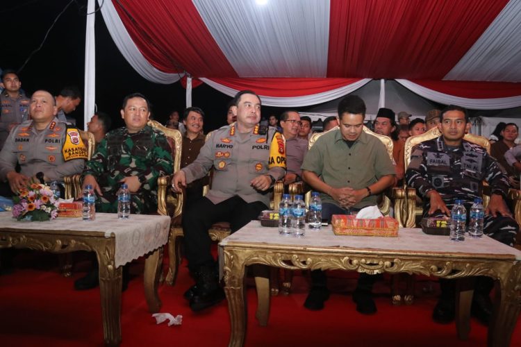 Kapolda Sumsel Irjen Pol Andi Rian R Djajadi, bersama Pj. Gubernur Elen Setiadi dan Pangdam II/Sriwijaya Mayjen TNI M, Naudi Nurdika, serta Forkompimda Sumsel, melaksanakan kegiatan pemantauan perayaan Malam Tahun Baru