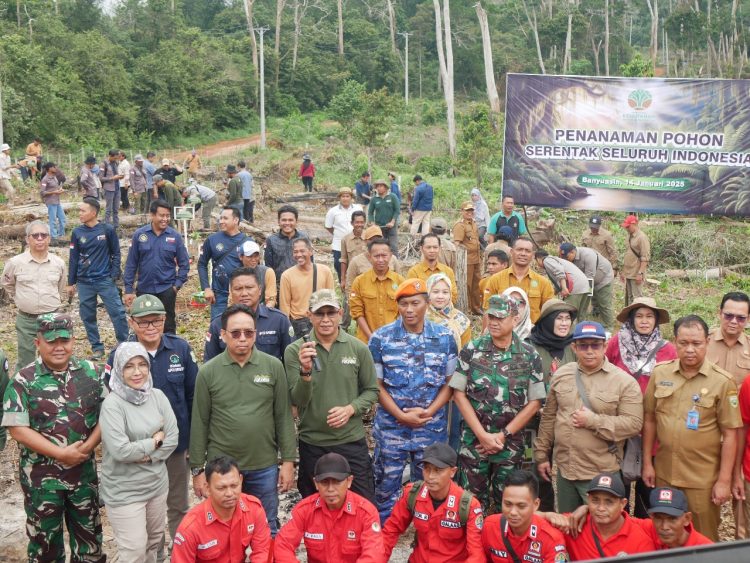 Penanaman Pohon Serentak Di Seluruh indonesia. Sumatera Selatan Melaksanakan Di KHDTK Kemampo