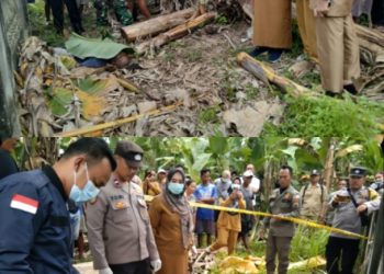 Warga Desa Kalirejo Palas di Gegerkan Penemuan Mayat  di Pinggir Jalan